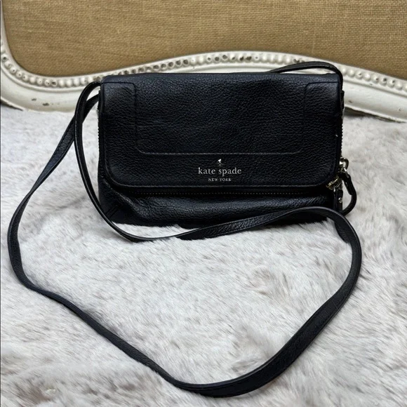 Kate Spade New York Mansfield Mariana
Crossbody Bag (Black) - Picture 2 of 11